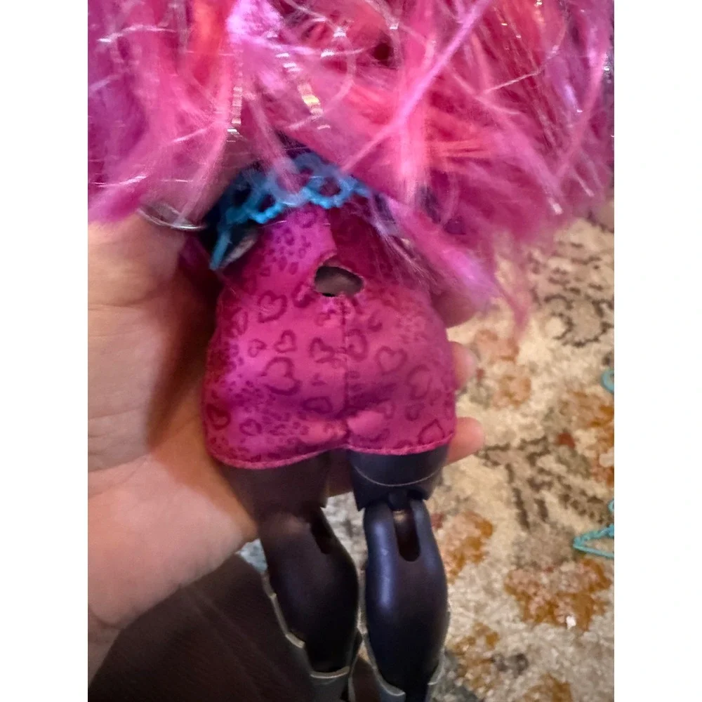 Monster High Skulltimate Secrets Catty Noir‎ G3 Doll with Coffin Locker & Extras